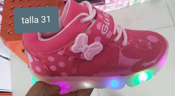 Zapatillas con luces para niña