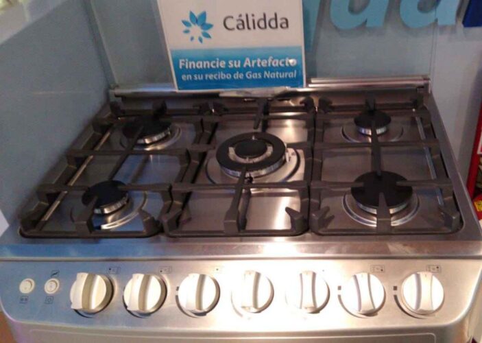 Financia tu cocina de 5 hornillas en tu recibo de Cálidda